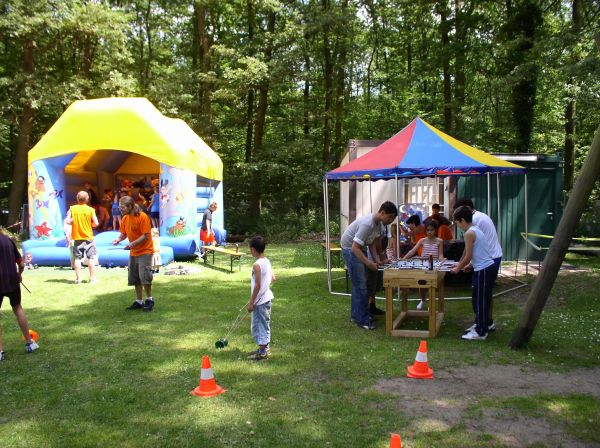 huepfburg, tischfussball, alles dabei